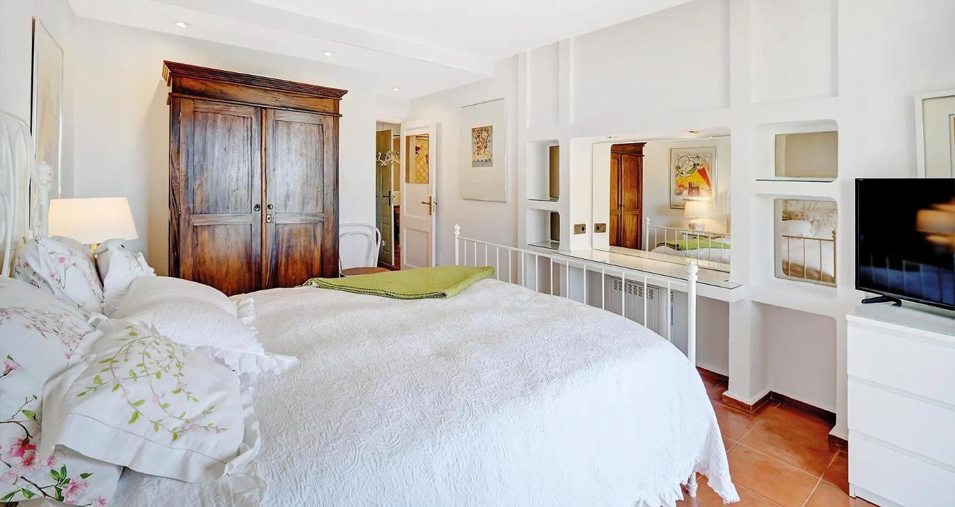 Apartment In Elegant Villa With Pool In Marbella